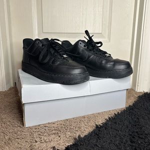 Nike Air Force 1 '07 'Triple Black'